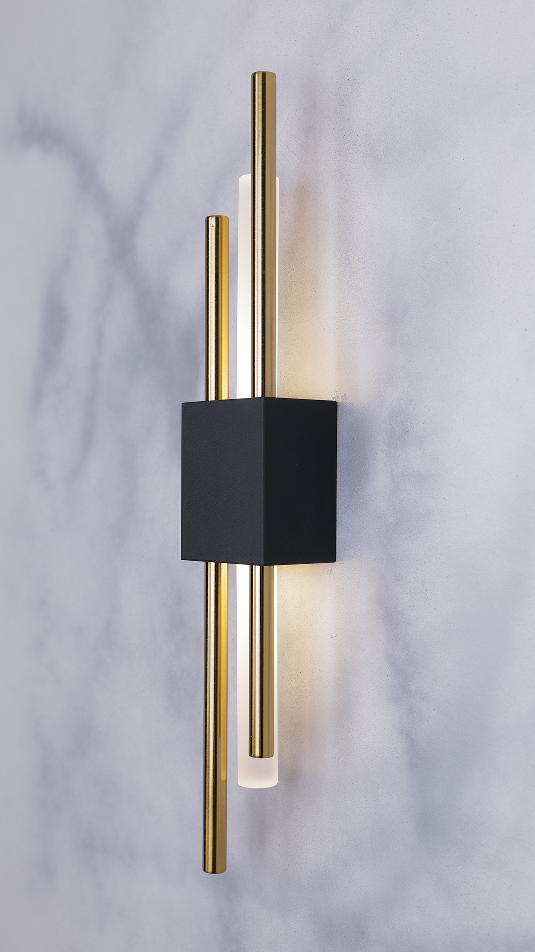 Glitch Wall Light • Black and Gold • Wall Wired • 2-Pack