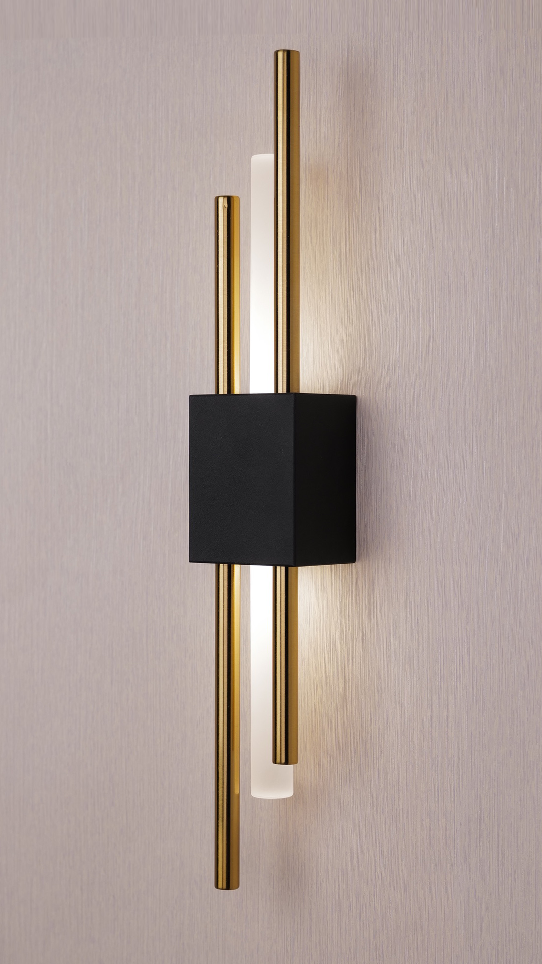 Glitch Wall Light • Black and Gold • Wall Wired • 2-Pack