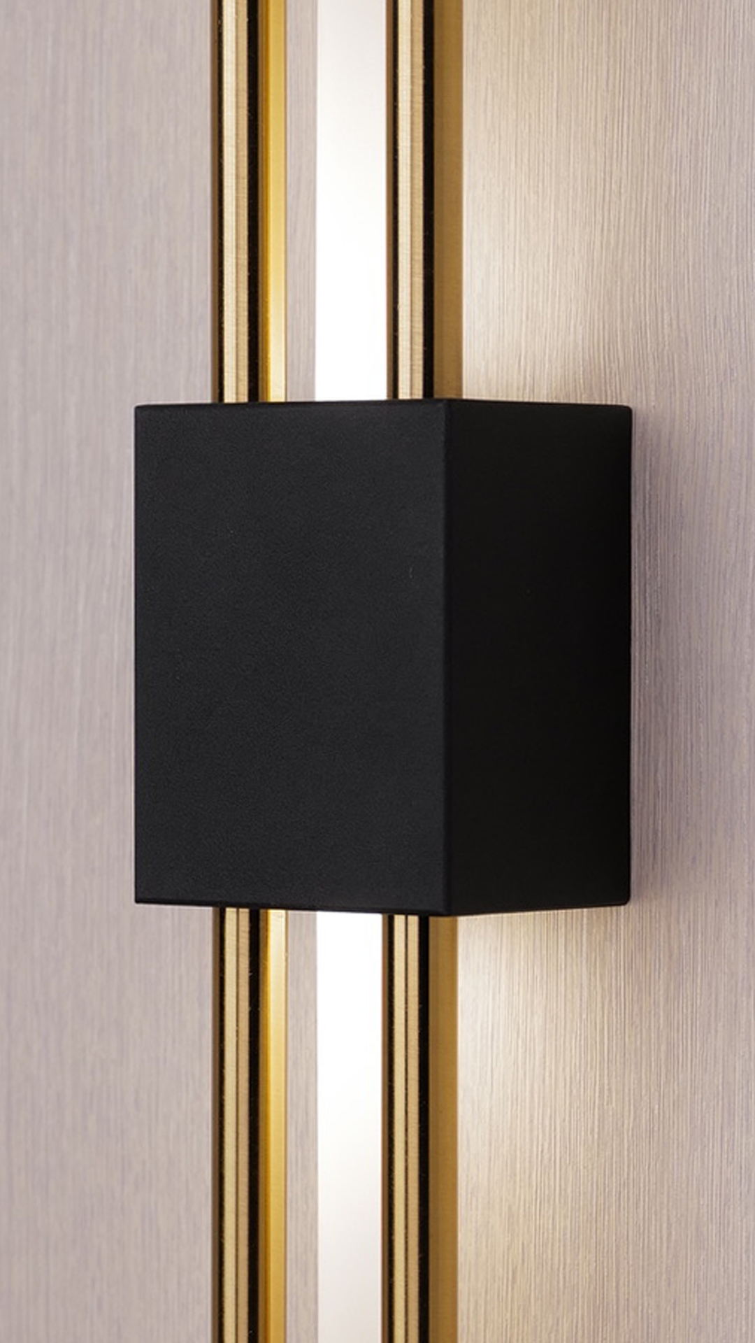 Glitch Wall Light • Black and Gold • Rechargeable Battery • 2-Pack